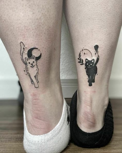 Cat Dog Matching Tattoo, Nerd Matching Tattoos, Small Tattoos For Trio, Matching Linework Tattoo, Matching Character Tattoos, Matching Cat And Dog Tattoos, Gothic Sister Tattoos, Trippy Best Friend Tattoos, Matching Ying Yang Tattoo Best Friends