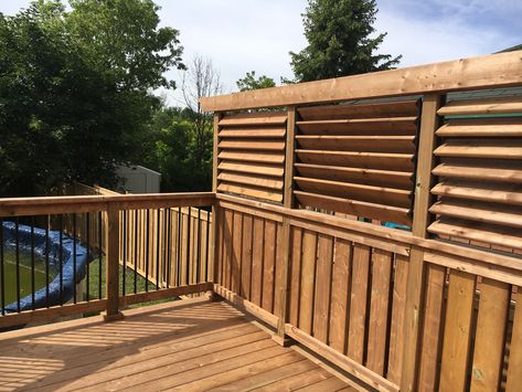 Deck Walls Privacy, Pool Deck Privacy Wall, Pool Deck With Privacy Wall, Privacy Wall On Deck Wood Slats, Privacy Deck Walls, Pool Deck Privacy Ideas, Privacy Fence On Deck, Privacy Deck Railing Ideas, Privacy Fence Ideas On Deck