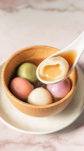 sonia wong on Instagram: "sesame tang yuan or glutinous rice balls filled with an oozy sweet sesame filling for you today, on winter solstice, the shortest day of the year (in the northern hemisphere). we can look forward to longer days ahead ☺️❄️ full recipe at @foodnetworkca site or google search “sesame glutinous rice dumplings food network canada” OR click my bio link ⇢ “recipes published at Food Network Canada” then scroll to find all my recipes . . . . . #tangyuan #glutinousriceballs #glutinousricedumplings #glutenfree #chinesefood #chineserecipes #sesame #wintersolstice" Glutinous Rice Balls, Shortest Day Of The Year, Tang Yuan, Rice Dumplings, Food Network Canada, Food Projects, Glutinous Rice, Rice Balls, My Recipes