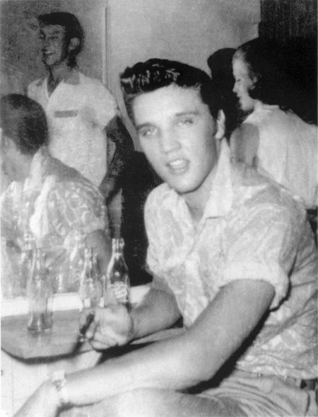 1955 Midland High School Auditorium, Midland , TX Scotty Moore, King Elvis Presley, Young Elvis, Tyler Texas, Elvis Presley Pictures, Tyler Tx, Elvis Presley Photos, Priscilla Presley, Rock N’roll