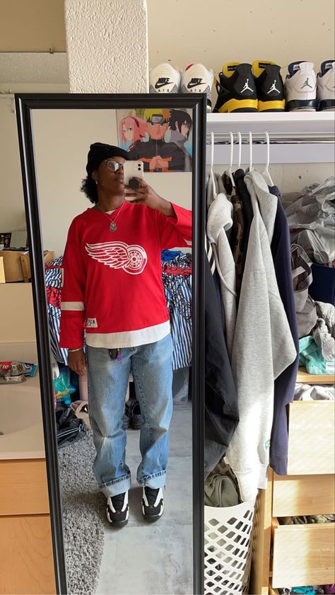 Hockey Jersey Outfit Mens, Hockey Jersey Outfit, Jersey Fits, Trainers Outfit, Thrift Inspo, Streetwear Inspo, Cold Fits, Jersey Outfit, Nice Outfits