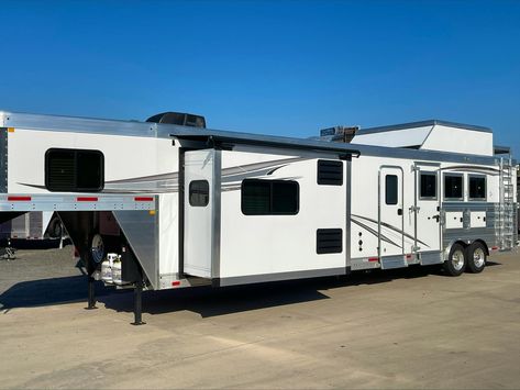 Check out this amazing 2024 Merhow 30' Summit 3 Horse Trailer w/ Living Quarters (RQ) for sale in Little Rock, AR USA! 3 Horse Trailer, Horses Trailer, Horse Saddles English, Western Pleasure Saddle, Natural Horsemanship Training, Endurance Saddles, Horse Trailers For Sale, Treeless Saddle, Trail Saddle