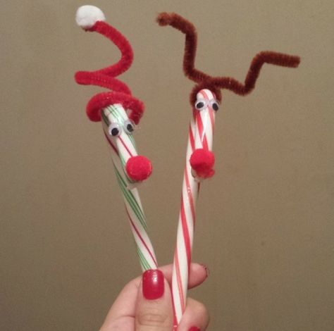 Candy cane Santa and reindeer Candy Cane Raindeer Crafts Diy, Candy Cane Reindeer Craft For Kids, Candy Cane Sleighs With Candy Bars, Candy Cane Reindeer Craft, Candy Cane Christmas Decorations, Reindeer Candy Canes, Christmas Candy Crafts, Candy Cane Sleigh, Candy Cane Reindeer