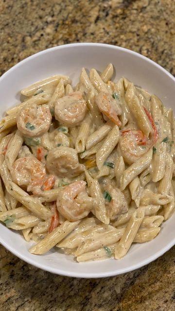 A Perfect Piece, LLC on Instagram: "Another 30 Minute Meal👩🏾‍🍳Shrimp & Penne Pasta With Cream Sauce😋🤤#30minutemeal #mamacancook #inthekitchen #notacotuesday #dinnerisserved #vermonica_haynes #aperfectpiece #shrimp #shrimpandpasta #creamsauce" Healthy Good Food, Pasta With White Sauce, Pasta White Sauce, Pasta With Cream Sauce, Breakfast For Dinner Ideas, Seafood And Pasta, Ulcer Diet, Pasta Shrimp, Pasta With Shrimp