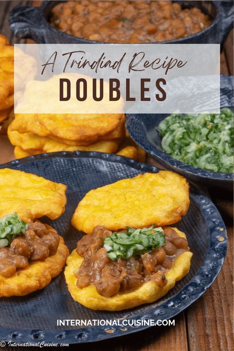 Trinidad Doubles Recipe is a delicious way to experience a taste of Trinidad and Tobago. This is the most popular street food on the islands. Samoan Chicken, Doubles Recipe, Trinidad Doubles, Guyana Recipes, Channa Recipe, Pea Fritters, Guyanese Recipes, Trinidad Recipes, Trini Food