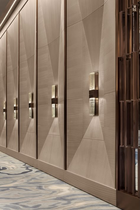 Hilton Istanbul Bosphorus, Convention Center – Toner Architects Hotel Lobby Wall Design, Convention Hall Design, Lobby Wall Panelling Design Modern, Banquet Hall Wall Panelling Design, Hotel Lobby Ceiling Design Modern, Ceiling Design Hotel Lobby, Modern Hotel Corridor Design, Convention Center, Convention Center Design