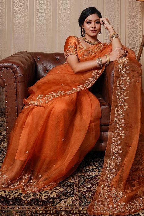 Peach Saree, Brocade Saree, Simple Saree Designs, Orange Saree, Border Saree, Simple Sarees, Indian Fashion Saree, Saree Designs Party Wear, Indian Dresses Traditional