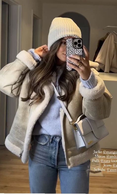 Perfect Winter Jacket for Every Woman in 2023 : Stylish and Cozy Fall Season Outfits, Winter Hat Outfit, Winter Jackets For Women, Outfits Fall Aesthetic, Fall Aesthetic Outfit, Season Outfits, Jacket Outfit Women, Clothes Streetwear, Trendy Outfits Winter