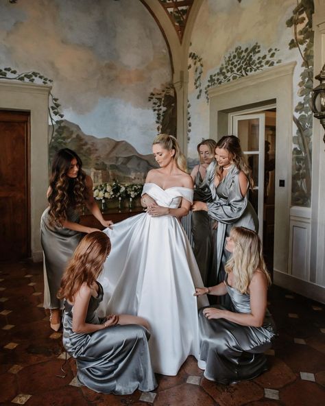 TALI auf Instagram: „Today 1 week ago @rianne.meijer & @royatiya got married in the most beautiful way surrounded by friends and family🤍🤍🤍#bridesbytali“ Rianne Meijer, Real Princess, Wedding Prep, Chapel Train, Satin Gown, Princess Wedding, Pink Candy, Friends And Family, Got Married