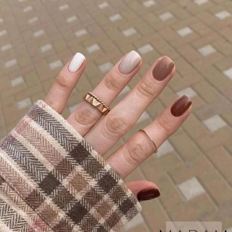 Fall Nail Art Short Nails, Fall Gel Manicure, Nail Design Glitter, Simple Fall Nails, Plain Nails, Sassy Nails, Fall Gel Nails, October Nails, Subtle Nails