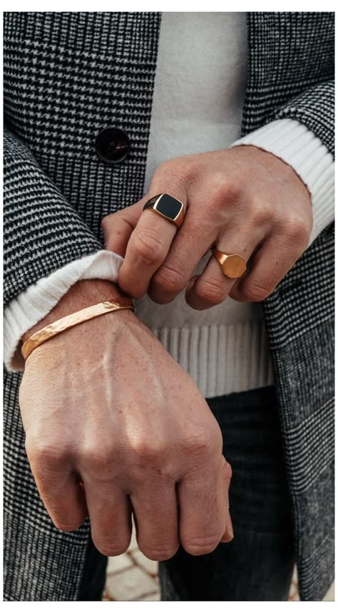 Mens Jewerly, Jewelry Photography Styling, Mens Rings Fashion, Jewelry Photoshoot, Mens Gold Jewelry, Best Shoes For Men, Princess Cut Engagement Rings, Jewelry Photography, Men's Jewelry Rings