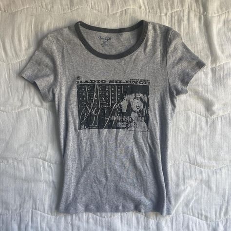 brandy melville radio silence top baby tee

one size... - Depop Radio Silence Brandy, Radio Silence Top, Vamp Fits, Brandy Melville Radio Silence, Thrift Board, Radio Silence, Girl With Headphones, Christmas Board, Baby Tee