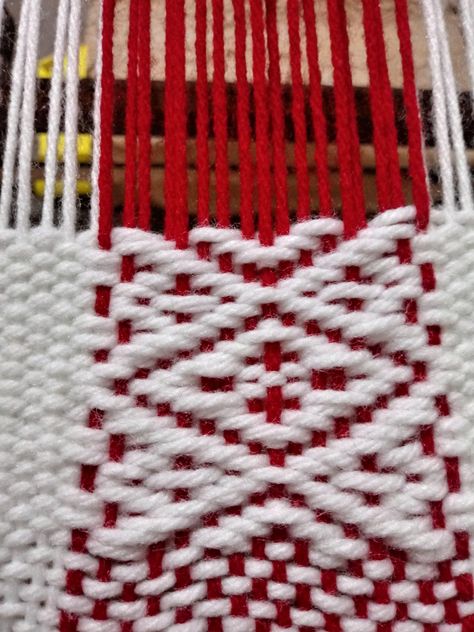 Tapestry Loom Weaving, Tapestry Loom, Weaving Loom Diy, Weaving Loom Projects, Graph Paper Art, Graph Paper, Weaving Patterns, Loom Weaving, Tapestry Weaving