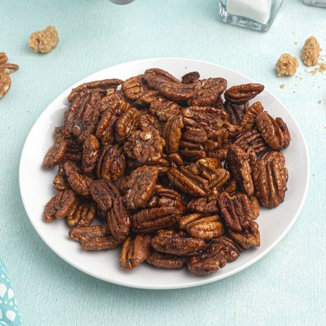 Air Fryer Spiced Pecans Candid Pecans, Chili Powder Substitute, Holiday Bites, Weight Watchers Air Fryer, Spicy Pecans, Roasted Nuts Recipe, Air Fryer Snacks, Pumpkin Pudding, Slow Cooker Pumpkin