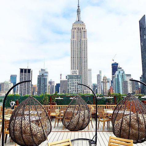 These 50 most Instagrammable places in New York are your best secret weapon for slaying the IG game. Kicking off the list with... Rooftop Bars Nyc, New York Bucket List, Nyc Rooftop, Voyage New York, Nyc Bars, Best Rooftop Bars, Places In New York, Rooftop Bars, I Love Nyc