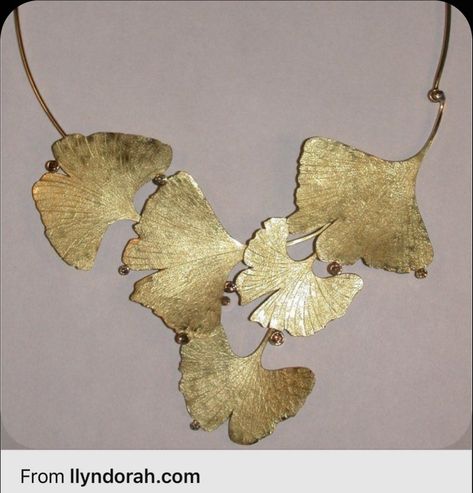 Gold Neck Piece, Fruit Recipe, Necklaces Luxury, Pinterest Jewelry, Bijoux Art Nouveau, Cognac Diamonds, Botanical Jewelry, Leaf Jewelry, Nature Inspired Jewelry