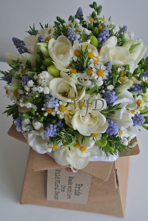 Bride Bouquets Freesia, Wedding Bouquets Freesia, Muscari Bouquet, White Daisy Bouquet, Delphinium Bouquet, Daisy Bouquet Wedding, Freesia Bouquet, Floral Art Arrangements, Flower Boquet