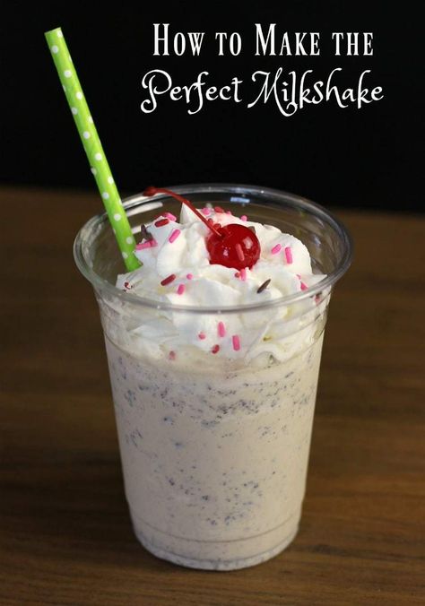 How To Make Milkshakes With Ice Cream, Vitamix Milkshake Recipes, How To Make A Milkshake With Ice Cream, Perfect Milkshake Recipe, Fruit Milkshake Recipe, Milkshake Party, Vanilla Milkshake Recipe, Milkshake Ideas, Fruit Milkshake