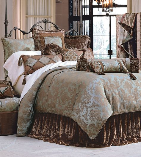 Eastern Accents - Luxury Bedding Collections, Custom Bedding, Bed Linens - Foscari Collection Designer Comforter Sets, Luxury King Bed, French Country Bedding, King Size Bed Sheets, Country Bedding, Luxury Bedding Collections, Floral Duvet Cover, Luxury Bedding Sets, King Bedding Sets