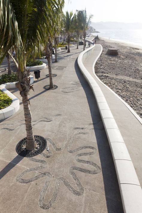 Image 3 of 27 from gallery of Puerto Vallarta Seafront / Trama Arquitectos. Photograph by Alejandro Cartagena Wildlife Infographic, Front Landscaping, Urban Park, Parking Design, Beach Design, Beach Landscape, Urban Farming, Urban Planning, Landscape Architect