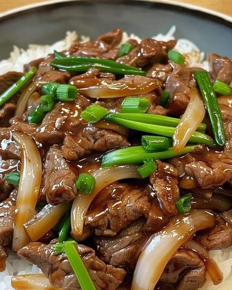 Beef And Onions, Chinese Beef, Stir Fry Ingredients, Rice Casserole Recipes, Easy Chinese Recipes, Ground Beef Casserole, Sirloin Steaks, Oyster Sauce, The Ranch