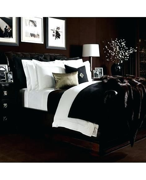 Ralph Lauren Decor Muji Bedroom, Ralph Lauren Bedroom, Wall Colours, Ralph Lauren Bedding, Penthouse Suite, White Linen Bedding, Luxury Bedding Collections, Elegant Bedroom, Master Bedrooms Decor