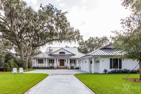 Low Country River House Dutch West Indies House Exterior, Low Country House Plans One Story, Low Country Home Exteriors, Low Country House Plans, Low Country House, White Farmhouse Exterior, Low Country Homes, Country Interior Design, Coastal Country