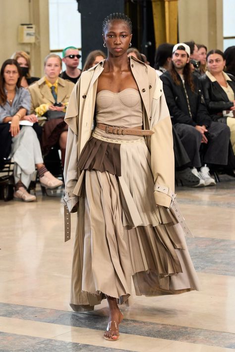 Runway Ss24, Fw23 Runway, Runway Skirts, Catwalk Dress, Spring 2023 Ready To Wear, 2023 Ready To Wear Collection, 2023 Ready To Wear, Luxury Wear, Fashion Project