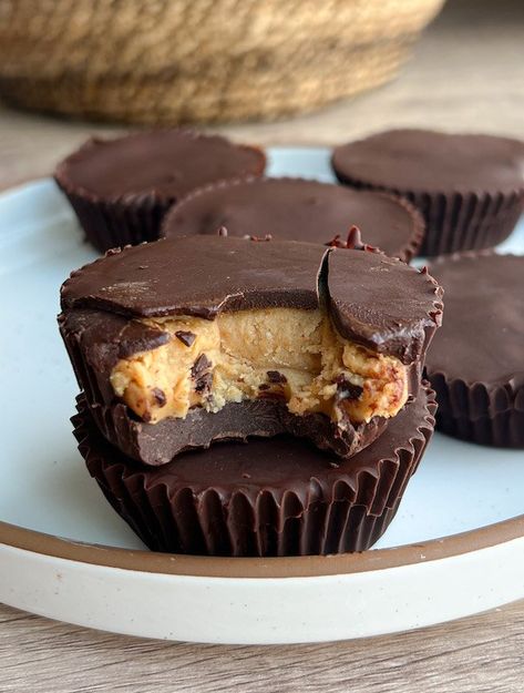 Dark Chocolate Peanut Butter Cups, Protein Dessert, Homemade Peanut Butter Cups, Gluten Free Sweet Potato, Healthier Desserts, Chocolate Bites, Chocolate Granola, Chocolate And Peanut Butter, Peanut Butter And Chocolate