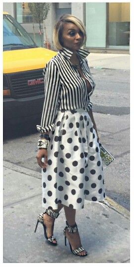 Sophisticated Evening Outfits, Preacher Wife Outfits, Black And White Outfits With Color Pop, Black Women Fashion Over 40, Colorful Summer Fashion, Trendy Outfit Ideas, Mixed Prints, 401k, Fall Outfit Ideas