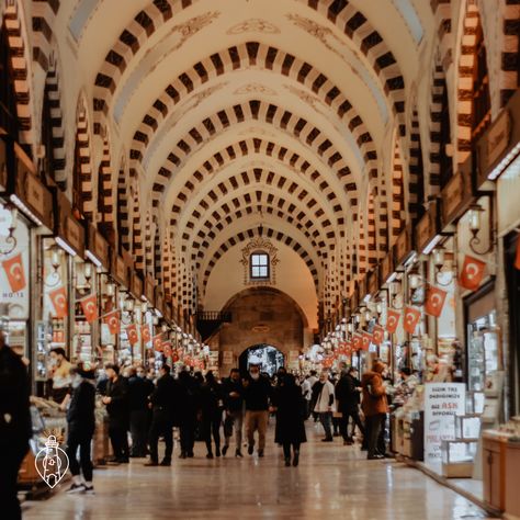 🇹🇷 ¡El Gran Bazar de Estambul un lugar increíble para ir de compras y experimentar la cultura turca! 🛍️ En nuestra web encontrarás una guía completa para visitar el #GranBazar y no desesperar en el intento 😅 ------------------ #bloudit #destinos #viajar #viajeros #travel #instatravel #viajes #beautifuldestinations #vacaciones #estambul #turquia Cruise Packing List Caribbean, Caribbean Cruise Packing, Turkish Language, Itinerary Planning, Mediterranean Cruise, Rooftop Restaurant, Travel Safety, Grand Bazaar, Unique Architecture