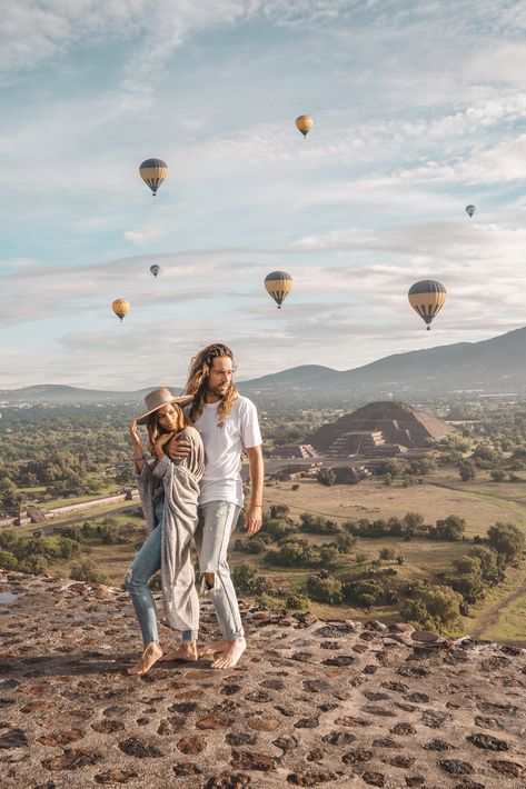 #sunrisephotography #hotairballoon #travelphotography #teotihuacan #mexicocity Teotihuacan Outfit, Mexico City Travel, City Photos, Sunrise Photography, City Travel, Mexico Travel, Mexico City, Cancun, Pyramid