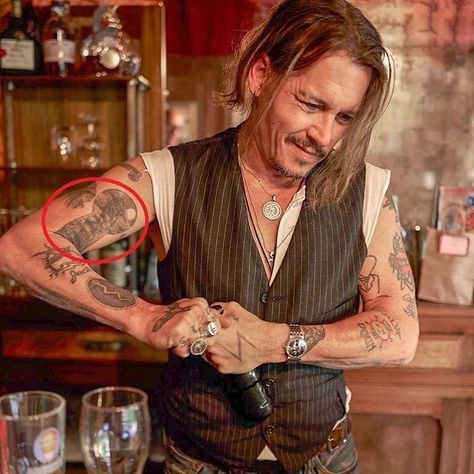 Follow up Johnny Depp Tattoos, Johnny Depp Wallpaper, Deep Tattoo, Left Arm Tattoos, جوني ديب, Johnny Depp Style, Kaptan Jack Sparrow, Johnny Depp Pictures, Johnny D