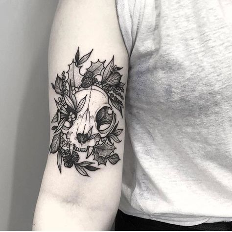 Animal Skull Tattoo, Cat Skull Tattoo, Tattoo Crane, Placement Tattoo, Tattoos Pinterest, Animal Skull, Cat Skull, Flowers Tattoo, Diy Tattoo