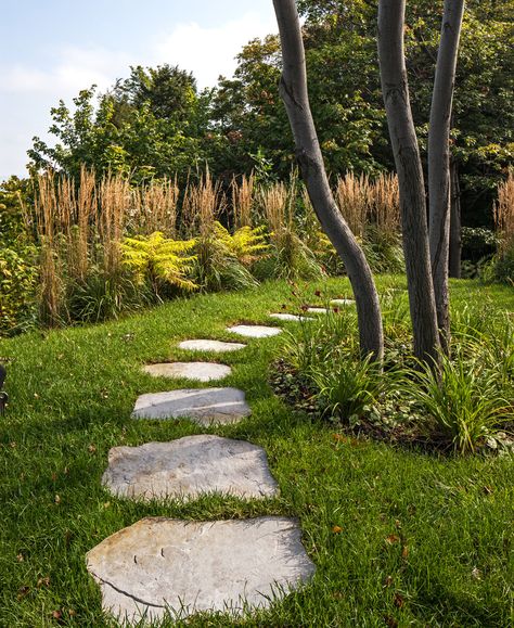 7 Tips to Properly Maintain Landscape Stepping Stones and Pavers | Techo-Bloc Landscape Stepping Stones, Pavers Walkway, Rustic Outdoor Spaces, Stepping Stone Walkways, Walkway Design, Outdoor Walkway, Patio Slabs, Outdoor Steps, Outdoor Stone