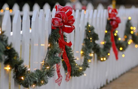 New Year Church Decorations, Christmas Dance Decorations, Christmas Gate Decorations, Christmas Gates, Christmas Gate Decorations Outdoor, Christmas Window Decorations Outdoor, Christmas Decor Ideas For Church, Kids Church Christmas, Door Painting Ideas