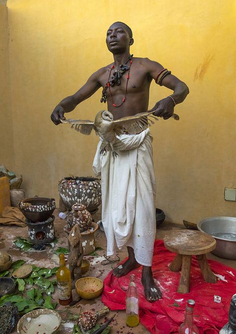 African Voodoo, Voodoo Priest, White Magic Spells, African Mythology, Voodoo Spells, Black Magic Spells, Bring Back Lost Lover, African Spirituality, Love Spell Caster