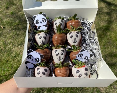 Animal Themed Strawberries, Panda Strawberries, Zebra Strawberries, Panda Chocolate, Chocolate Strawberry Gift, Chocolate Strawberries, Chocolate Covered Strawberries, Chocolate Covered, Holiday Decor