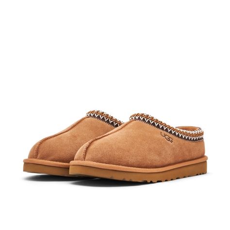 Brand New In The Box Men’s Ugg Tasman Winter Slippers Available In Various Sizes 100% Authentic Authentic Authentic Color : Chestnut Ugg Tasman Slippers Outfit Men, Men's Slippers, Men Winter Shoes, Uggs Men, Low Top Uggs, Men Uggs Outfit, Men Uggs, Tasman Uggs Chestnut, Ugg Men Slippers