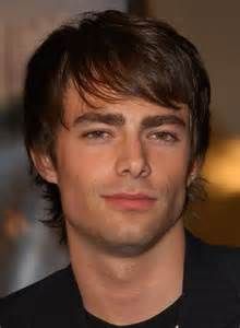 Jonathan Bennett Aaron Samuels, Brad Pitt Hair, Jonathan Bennett, Romantic Men, Chad Michael Murray, Channing Tatum, Hot Actors, Actor Photo, Mean Girls