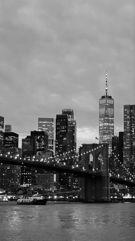 Nyc Wallpaper, Sunghoon Wallpaper, City Life Photography, New York Wallpaper, Black And White Landscape, Nyc Life, Dark Phone Wallpapers, New York Life, Ny City