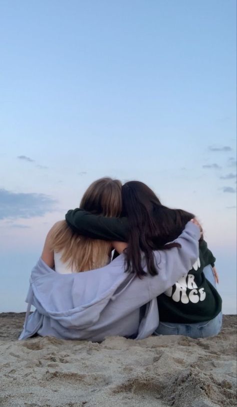 Mother Day Photo, Best Friend Fotos, Aesthetic Mother, Friends Vibe, Bestie Photos, Cute Friend Poses, Besties Pictures, Foto Best Friend, Gifts Aesthetic