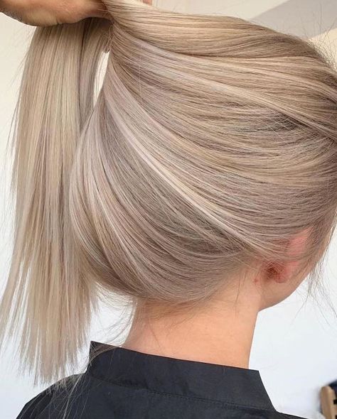 Real Hair Wigs, Frontal Hairstyles, Dark Blonde Hair, Blonde Hair Inspiration, Blonde Hair Looks, Blonde Hair With Highlights, Brown Blonde Hair, Hair Color Balayage, Grunge Hair