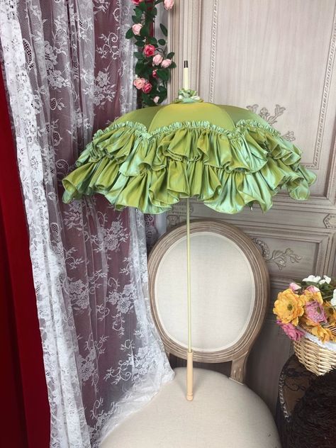 Handmade Francaise Umbrella 18th Century Costume Reenactment Marie Antoinette Style, Rococo Style - Etsy Sweden Rococo Accessories, Marie Antoinette Style, Wicked Costumes, Rococo Fashion, 18th Century Costume, Umbrella Wedding, Kind Reminder, Rococo Style, Fantasy Costumes