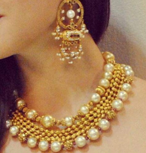 Double layer pearl choker necklace Gold Pearl Jewelry, Choker Necklace Set, Gold Pearl Necklace, Indian Wedding Jewelry, Pearl Choker Necklace, India Jewelry, Pearl Choker, Traditional Jewelry, Chain Choker