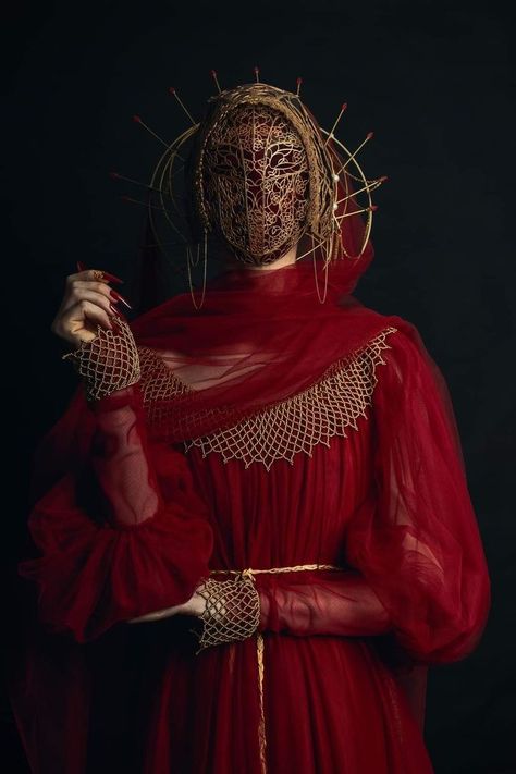 Feminine Full Face Mask, High Priestess Aesthetic, Empress Aesthetic, Dune Fashion, Divine Fashion, 다크 판타지, Arte Fantasy, Fantasy Clothing, Fantasy Fashion