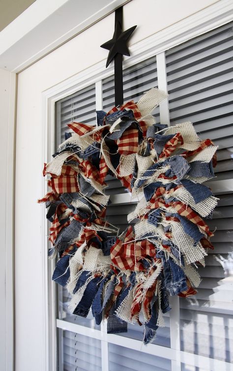 Patriotic Door Decorations, Couronne Diy, 4th July Crafts, Fourth Of July Decor, July Decor, Rag Wreath, Patriotic Crafts, 4th Of July Decorations, July Crafts