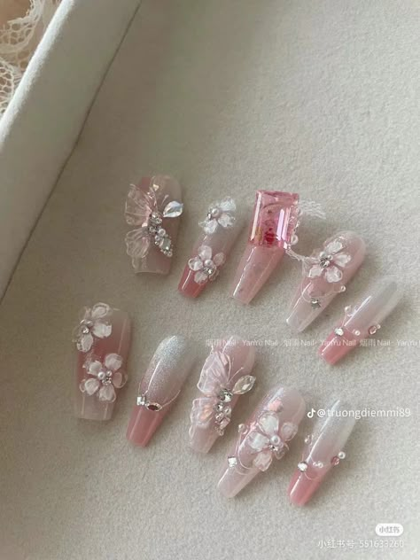 3d Japanese Nail Art, Nail Thang, Daisy Acrylic Nails, Nail 2024, Japanese Nail Design, Chic Nail Art, Fake Nails Designs, Anime Nails, Beauty Nails Design