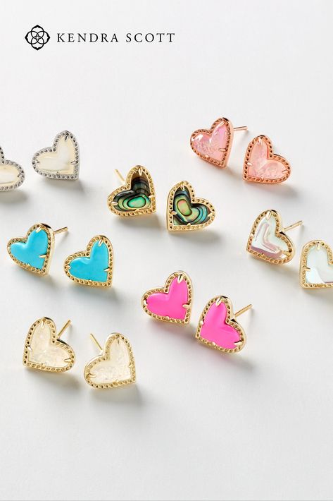 Follow your heart by adding a pair of darling heart earrings to your jewelry collection. From delicate rose gold to mesmerizing abalone shell studs, discover a pair of heart earrings that suits your style. Preppy Jewelry Earrings, Preppy Earrings, Preppy Accessories, Preppy Jewelry, Stud Earrings Unique, Kendra Scott Earrings, Earrings Inspiration, Mobile Web, New Jewelry