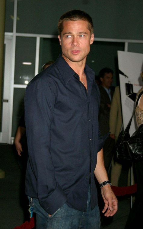 Brad Pitt Buzzcut 90s, Brad Pitt Early 2000s, Bradd Pit 90, Bradd Pit 80s, Brad Pitt Mr Smith, 90s White Boys, Joe Black Brad Pitt, Brad Pitt 00s, Brad Pitt 90s Style